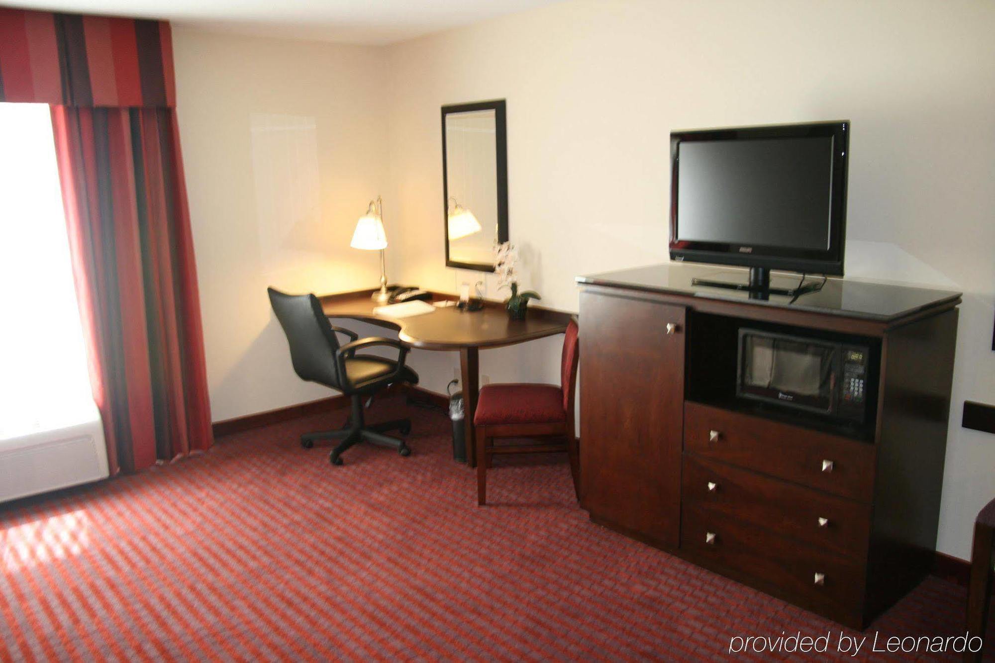 Hampton Inn Richmond - Airport Сандстон Номер фото