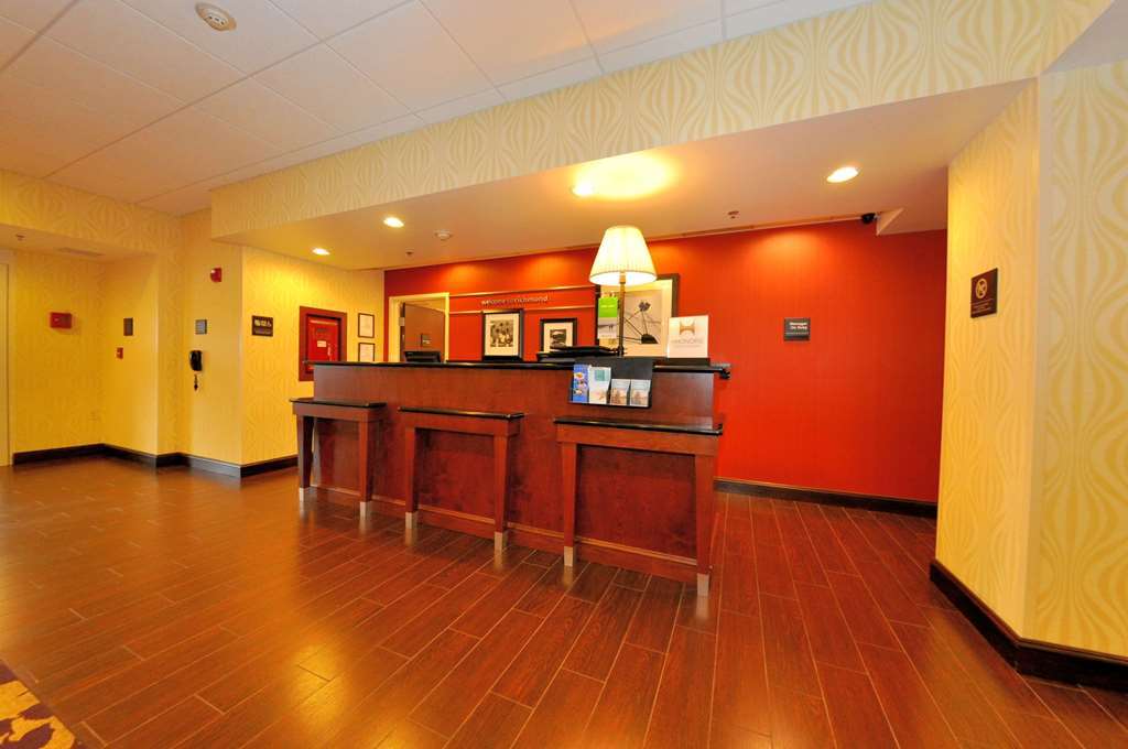 Hampton Inn Richmond - Airport Сандстон Интерьер фото